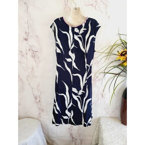 NIC+ZOE Front Twist Detail Sheath Dress - Floral - Navy Multi/Iris Floral - Picture 4 of 7